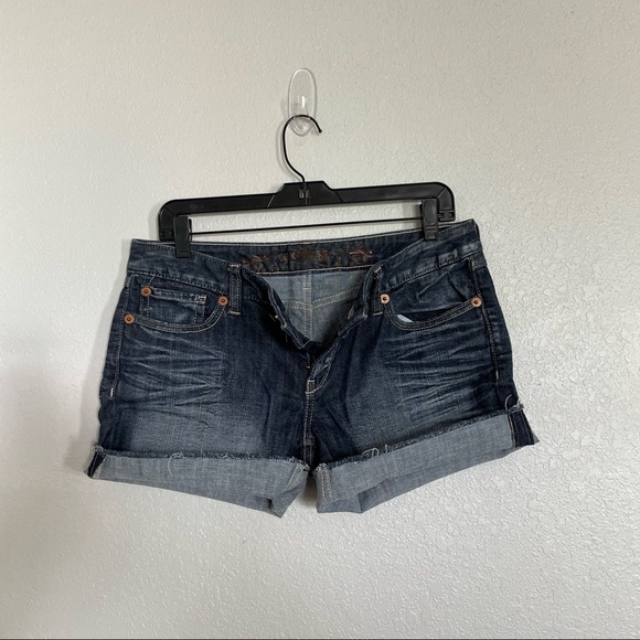 Express Raw Edge Dark Wash Blue Jean Shorts - Size 6 - Picture 3 of 6